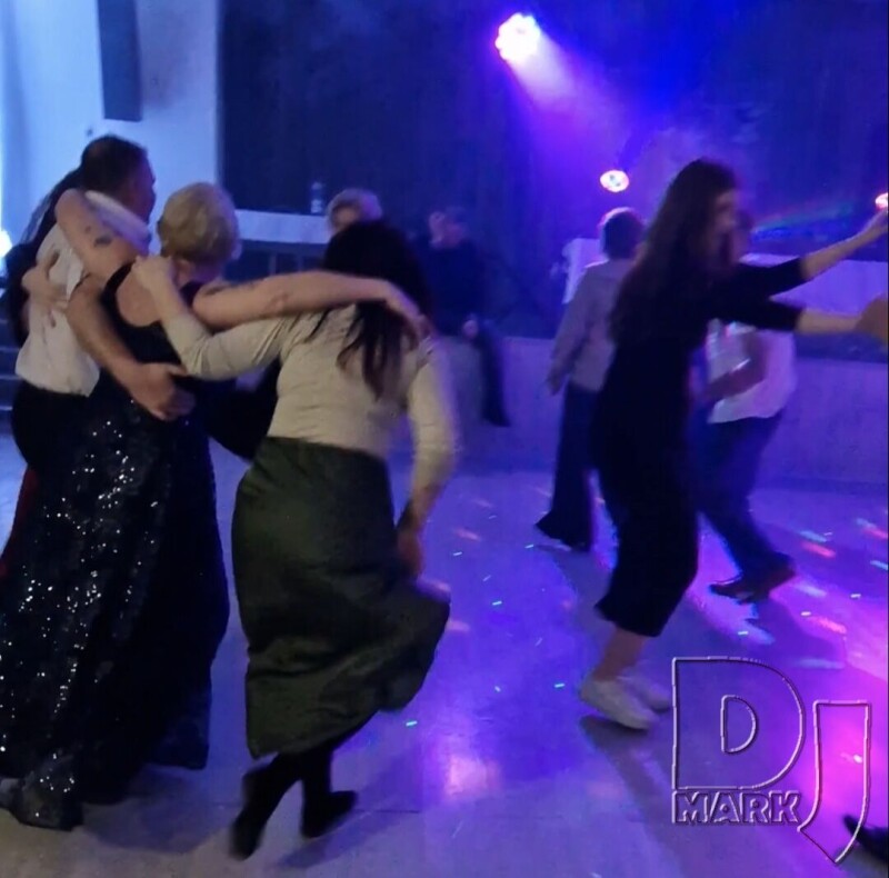 Oslava päťdesiatka sa konala 7.3.2026 v obci Vinodol Kultúrny Dom v okrese Nové Zámky. Na oslave hral DJ MARK - dj na oslavy v okrese Nové Zámky a okolie - NZ